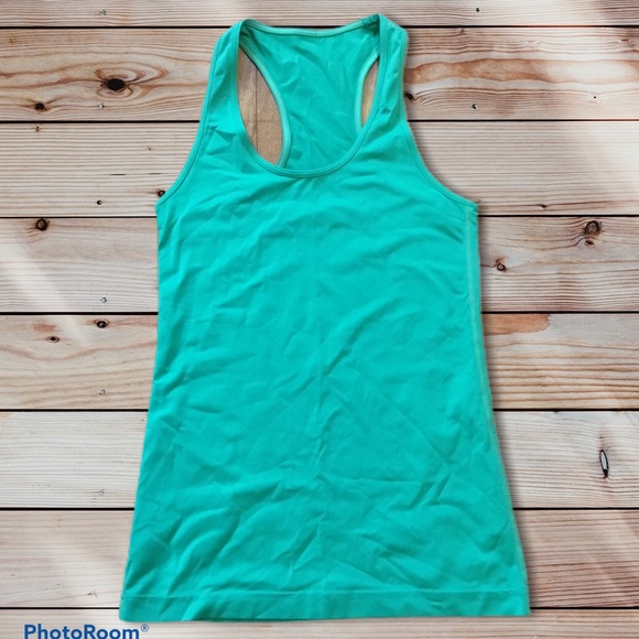 Lululemon tank - Picture 1 of 3